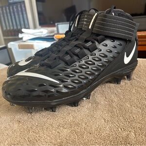 Nike Force Savage Pro 2 Mens Size 11.5 Black White Football Cleats AH4000-002